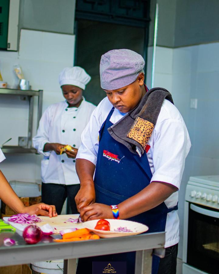 Hotel Taji Nanyuki Ngoại thất bức ảnh