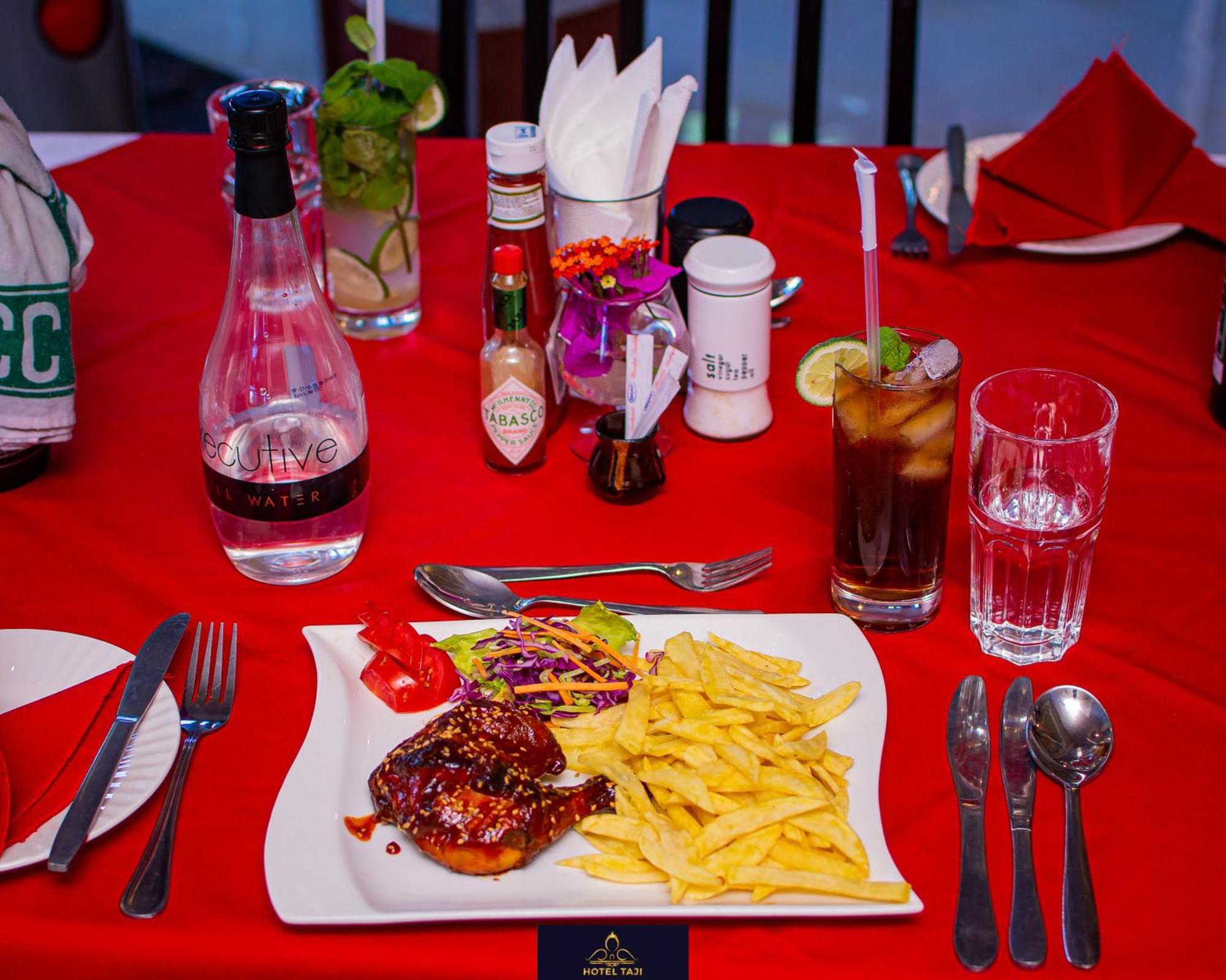 Hotel Taji Nanyuki Ngoại thất bức ảnh